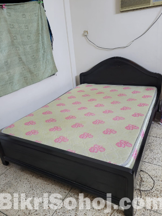 Khat with orthopedic mattress